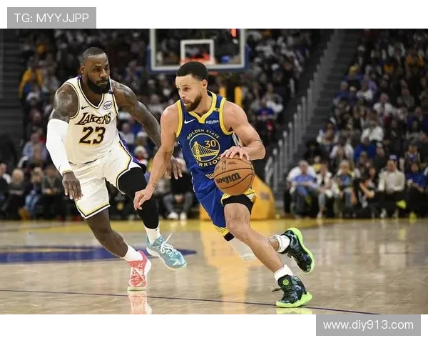 NBA最新动态:湖人勇士强强对决,詹姆斯与库里再度上演经典对抗 NBA最新动态:湖人勇士强强对决,詹姆斯与库里再度上演经典对抗