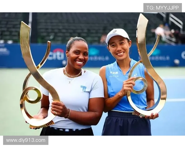 全新网球赛季开启 巨星对决引发全球关注 争冠之路扑朔迷离 全新网球赛季开启 巨星对决引发全球关注 争冠之路扑朔迷离