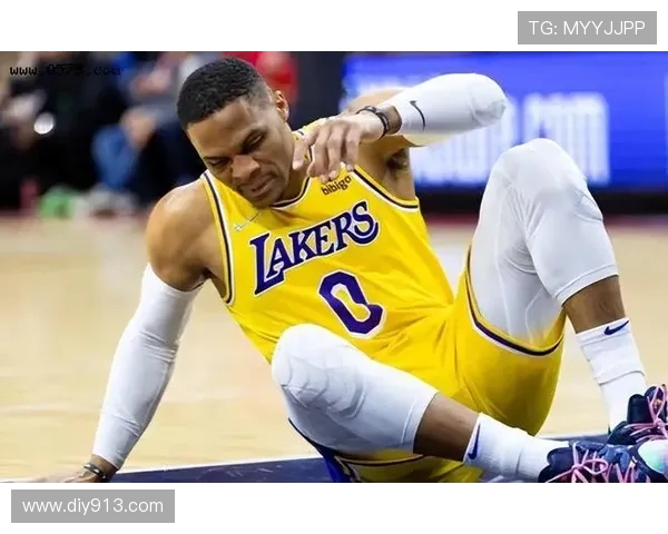 詹姆斯创历史新纪录湖人逆转胜勇士扳回一城维斯布鲁克表现引关注